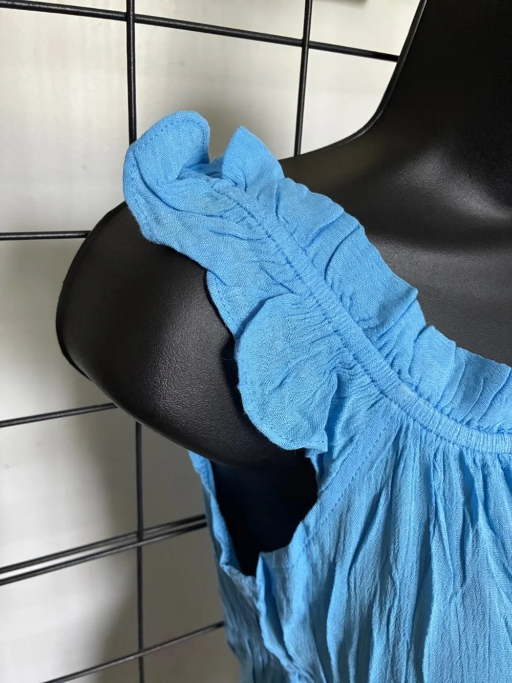 Off-Shoulder Ruffle Crop Top - Blue - Picture 8 of 9